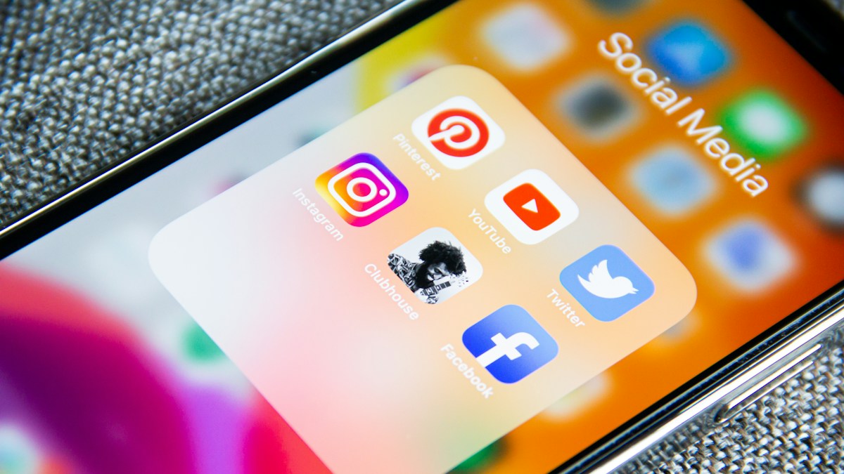 Automatiser la publication réseaux sociaux : agences et SMM